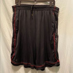 Under Armour men’s fitness shorts large